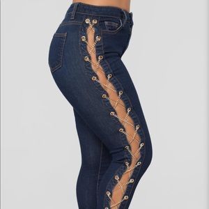 *NEVER BEEN WORN* Jeans